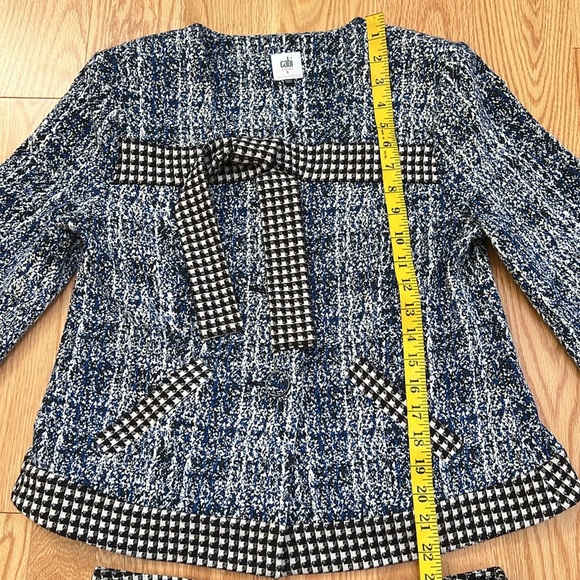 Cabi small reina club blue multi blazer and skirt set. - Picture 11 of 16